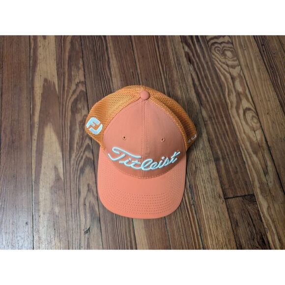 Titleist Footjoy Orange Mens Small/medium fitted hat in good condition - Picture 1 of 7